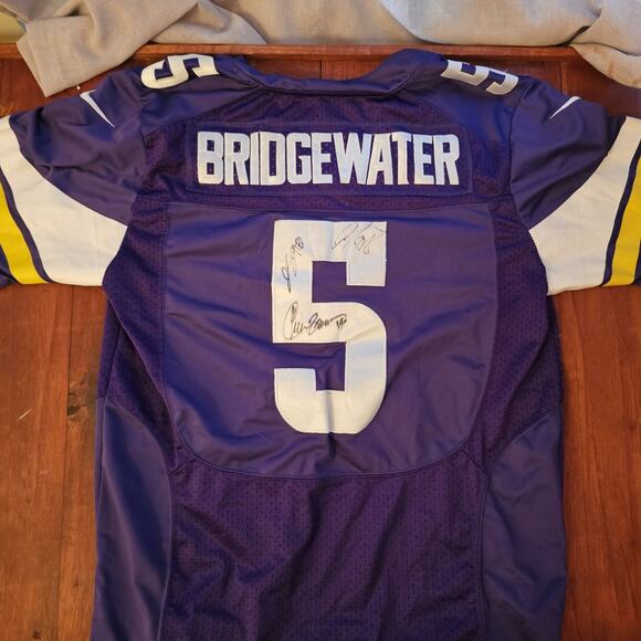 Vintage Teddy Bridgewater Signed Stitched Minnesota Vikings NFL Football Jersey - Picture 1 of 7